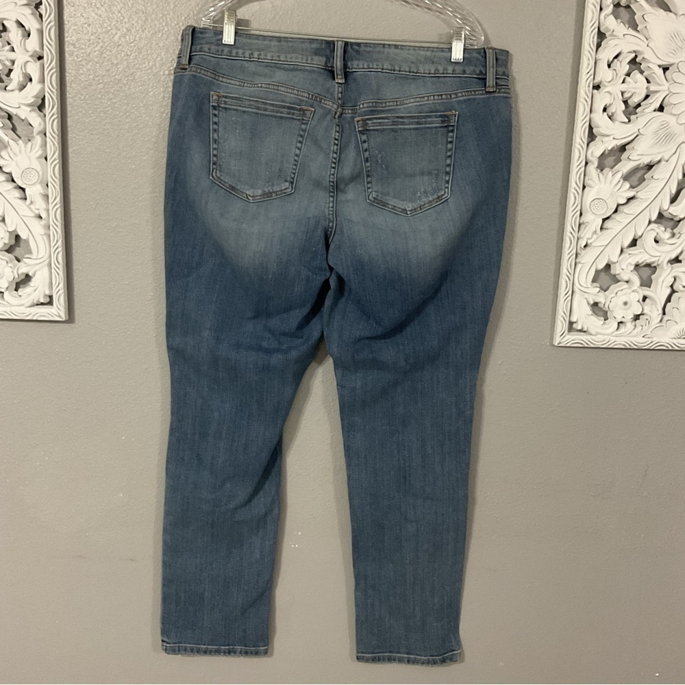Torrid Premium Boyfriend Jeans with Floral Embroidery and distressed Size 16 - Picture 6 of 12